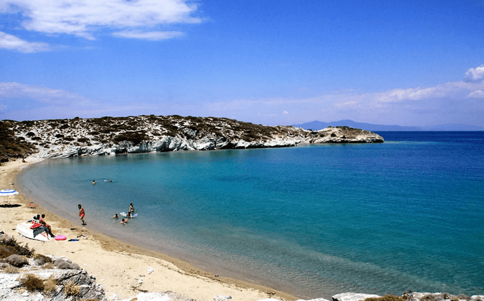 Sazlıca Plajı Kamp Alanı – İzmir, Foça