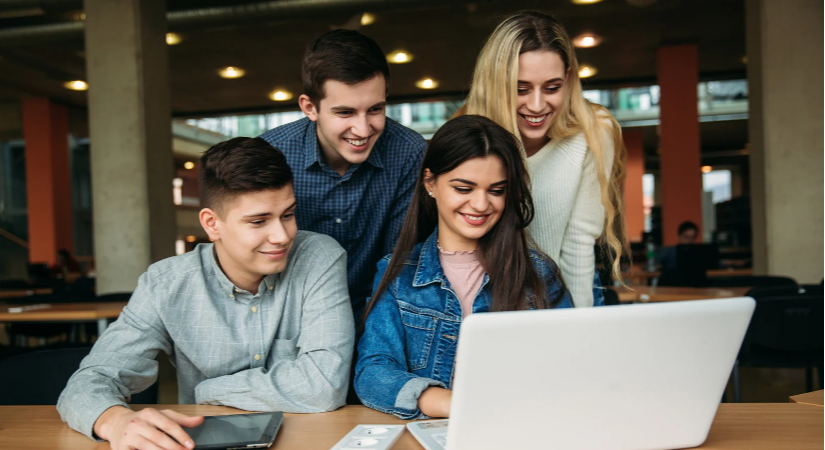 Öğrenciler ve Hayatlarında Ne Yapacakları Hakkında Hiçbir Fikri Olmayan İnsanlar İçin 10 İş Fikri