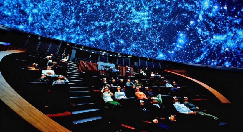 Uzay Küresi Planetaryum Bayiliği Veriyor