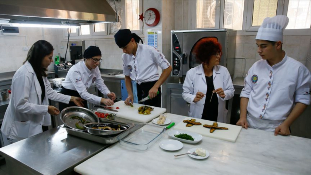 Turizm ve Otelcilik Meslek Lisesi Geleceğinizi Şekillendiren Karar